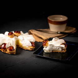 Saint-Honoré artisanal avec choux caramélisés et crème légère