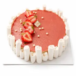 Vacherin glacé Vanille Fraise avec meringue et fraises