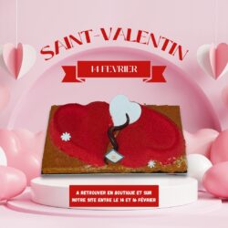 Un élégant entremets de Saint-Valentin, baptisé Rouge Désir. Son glaçage velours rouge passion attire le regard, sublimé par de délicats pétales de rose cristallisés. Une coupe révèle ses différentes couches gourmandes : un biscuit financier aux amandes moelleux, un croustillant au riz soufflé, un crémeux vanille de Papouasie et poivre de Sichuan, une compotée de framboise au poivre de Sichuan et un bavarois aérien à la rose. Un dessert pensé pour les amoureux, à déguster en tête-à-tête.