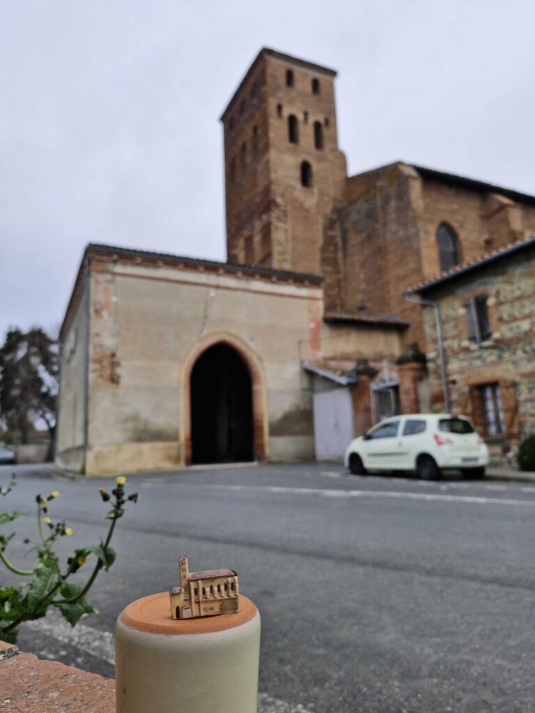 fève de collection 2026 représentant l'église ST-Laurent de Carbonne